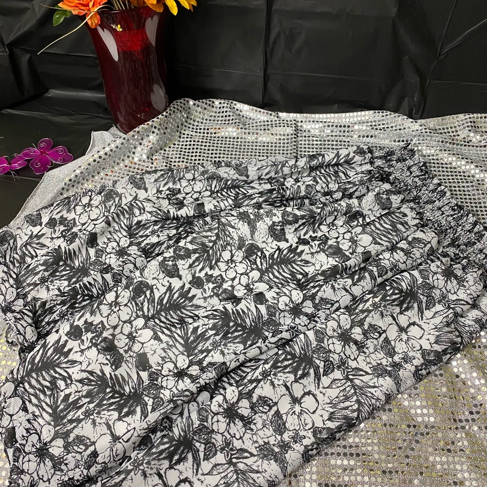 skirt - Picture 3 of 7